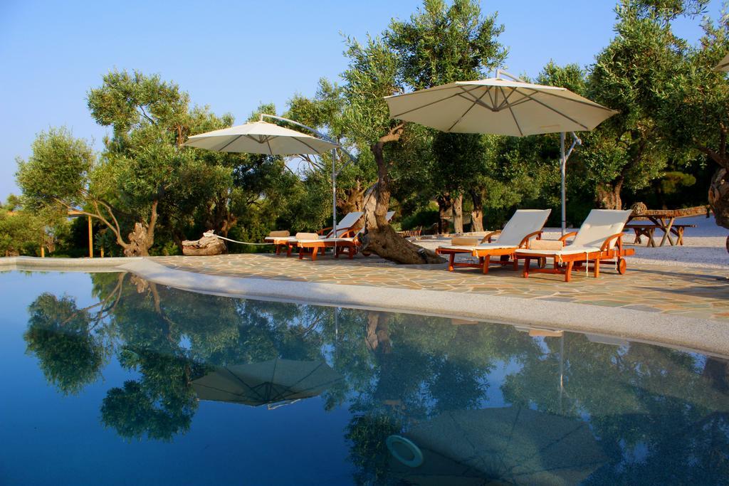 The Infinity 180 Luxury Suites Milia Bagian luar foto