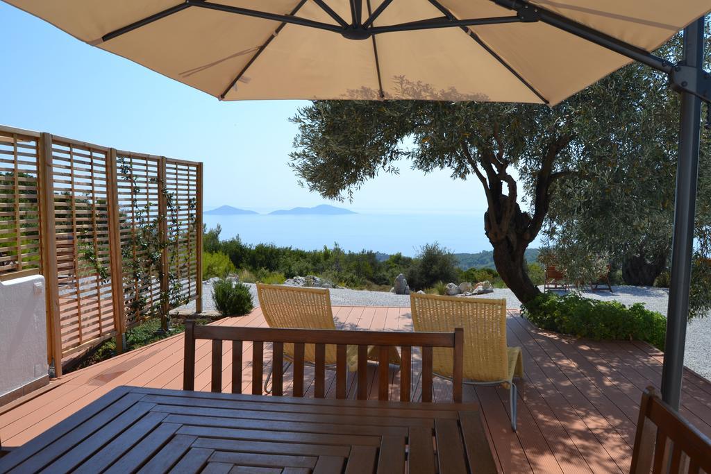 The Infinity 180 Luxury Suites Milia Bagian luar foto