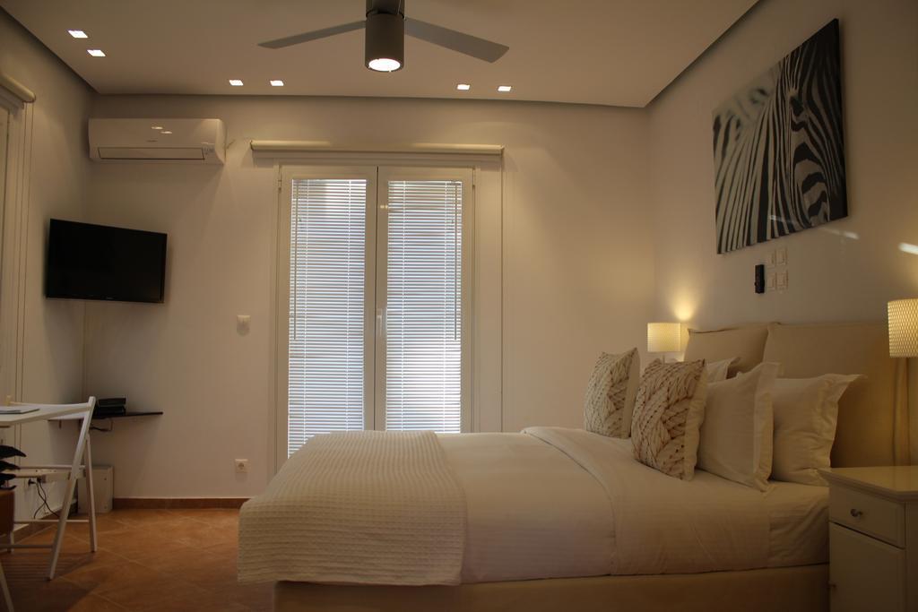 The Infinity 180 Luxury Suites Milia Bagian luar foto