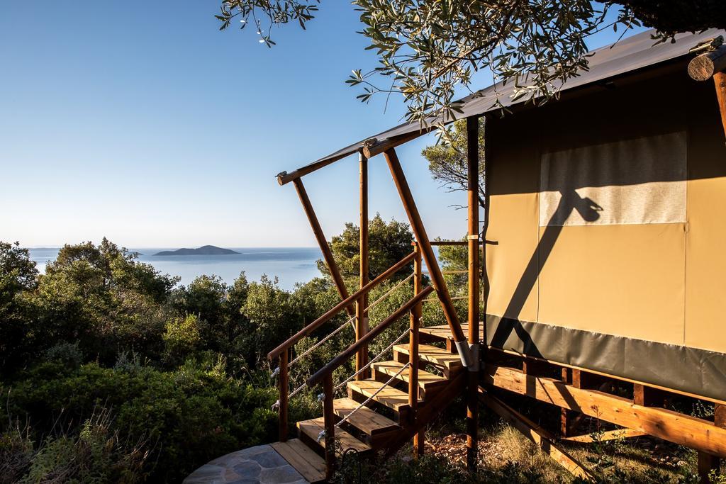 The Infinity 180 Luxury Suites Milia Bagian luar foto