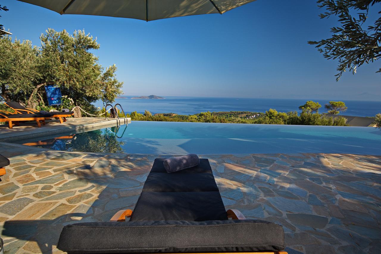 The Infinity 180 Luxury Suites Milia Bagian luar foto