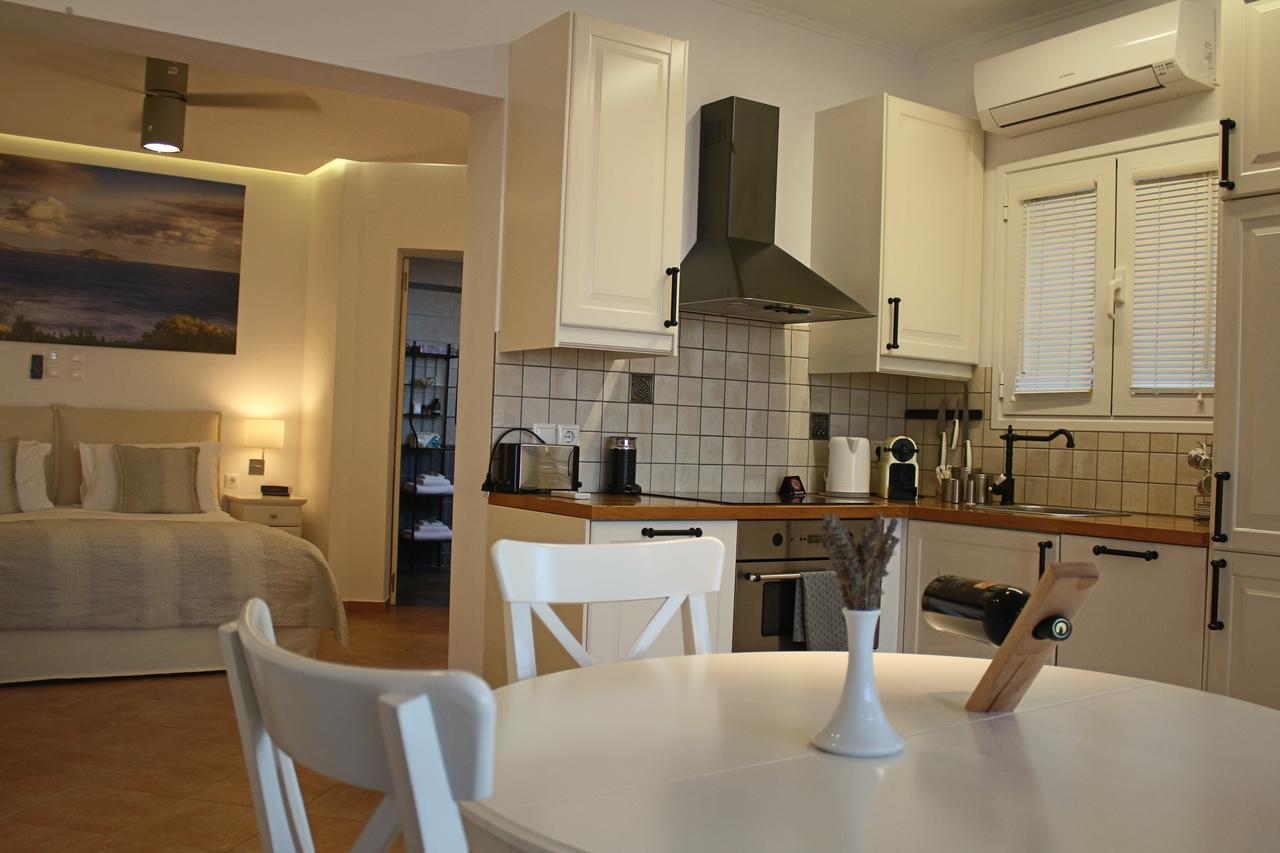 The Infinity 180 Luxury Suites Milia Bagian luar foto