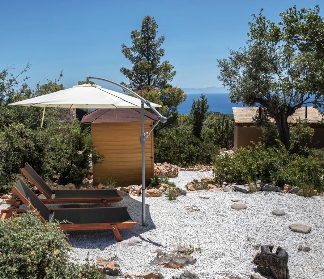 The Infinity 180 Luxury Suites Milia Bagian luar foto