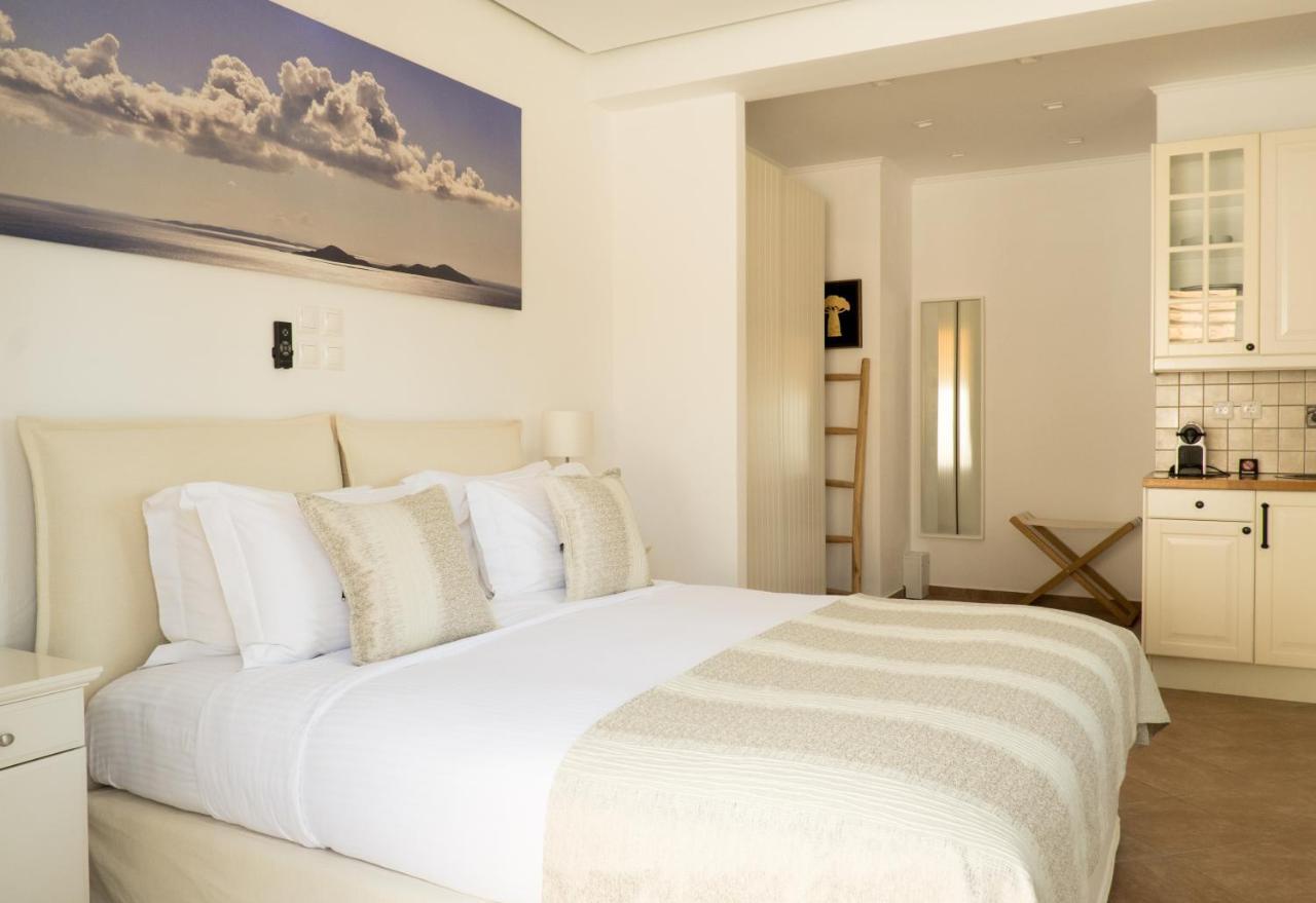 The Infinity 180 Luxury Suites Milia Bagian luar foto