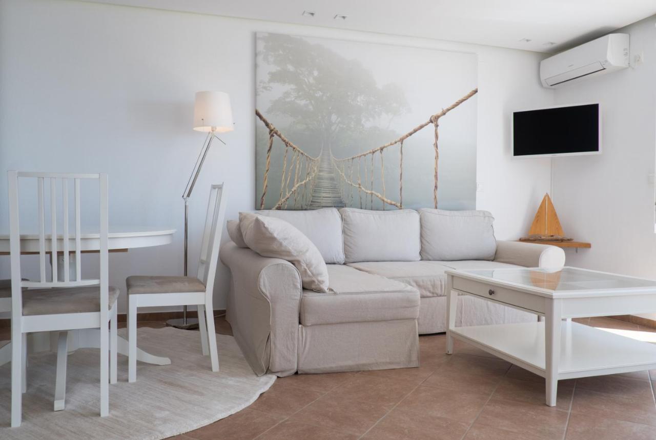 The Infinity 180 Luxury Suites Milia Bagian luar foto